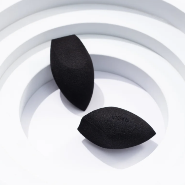 YGLAM  Blendmaster Makeup Sponge